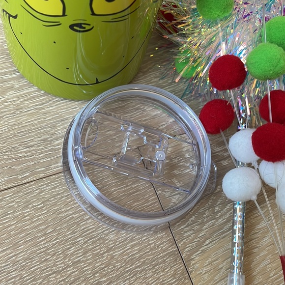 Grinch Tumbler With Handle - Picture 5 of 8